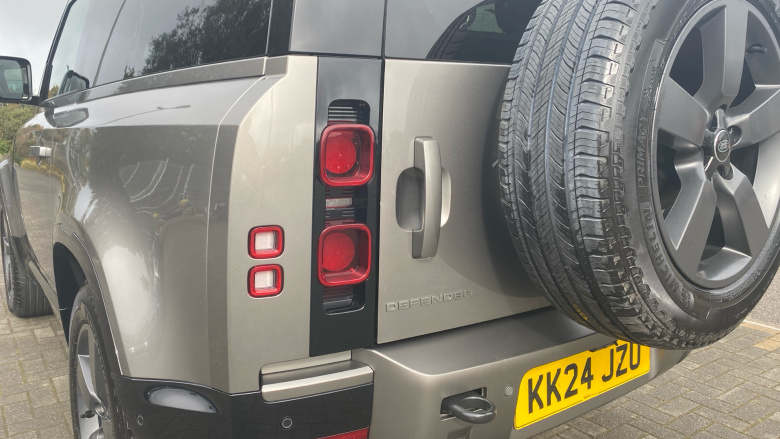 Land Rover Defender 3.0 D350 X-Dynamic HSE 90 3dr Auto Diesel Estate